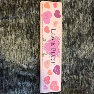 Love Flush Blush Palette